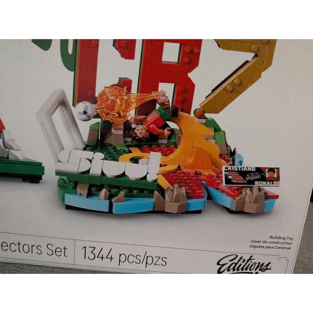 LEGO Editions Cristiano Ronaldo - Collector's Set Co-Pack Building Set Gift